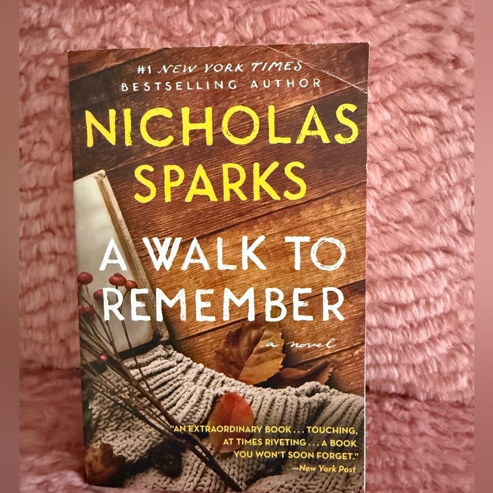 A Walk to Remember by Nicholas Sparks - Book